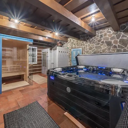 Wellness Roubenka Na Vyhlidce Alpstuga *